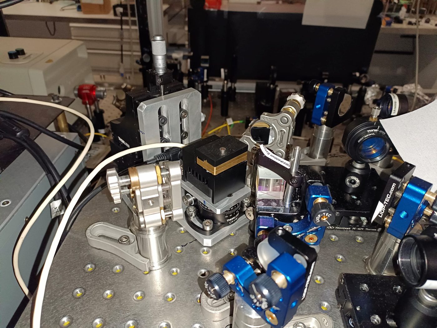 Detalle del interferómetro de Sagnac con el horno del cristal ppKTP y el divisor de haz polarizador